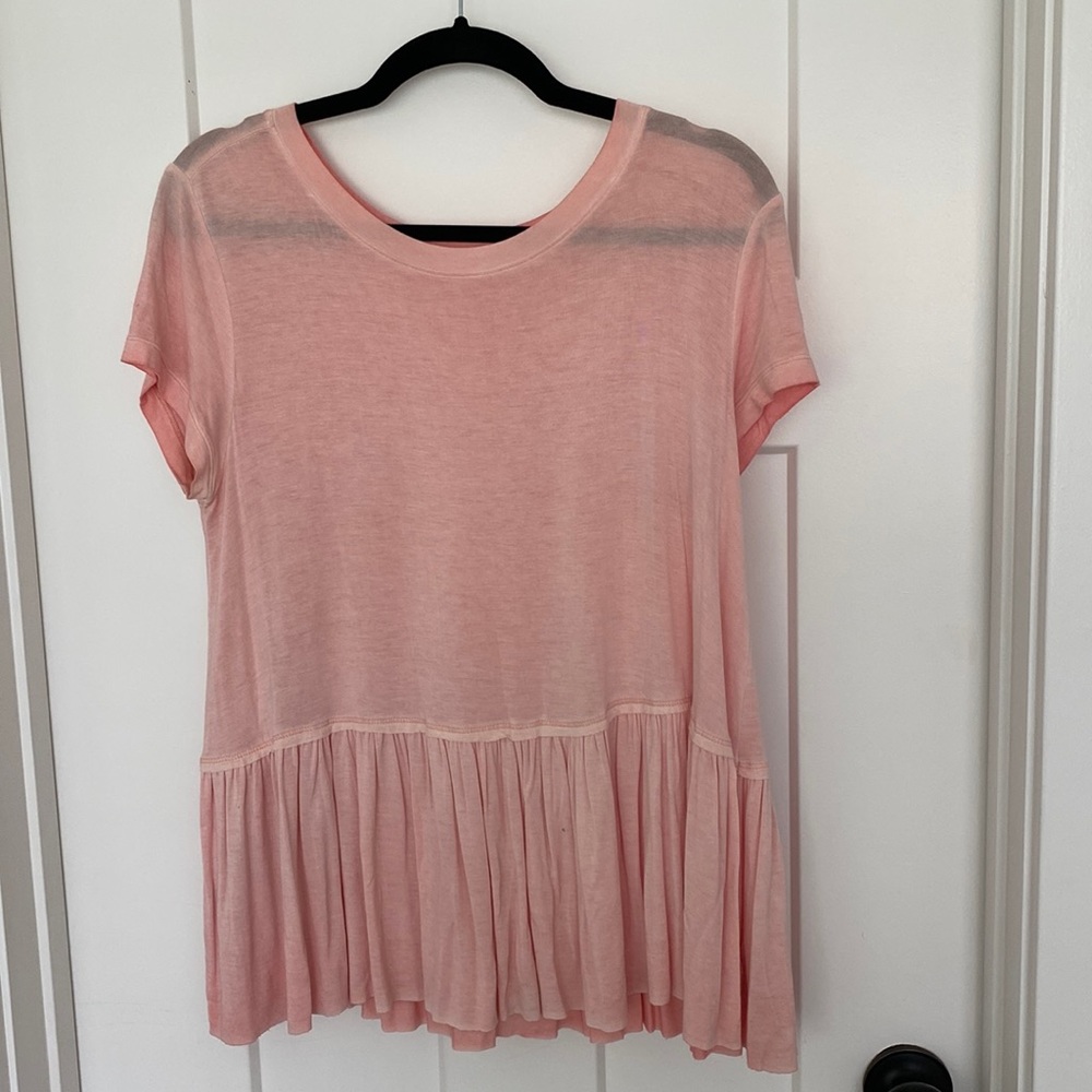 Women’s Light Pink Mossimo Short Sleeve Shirt. Size - Small.